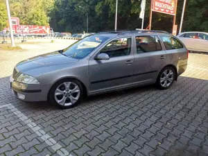 Skoda Octavia Elegance Automatik Klima Navi 2 Hand Neu Tüv