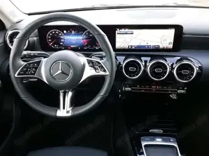 Mercedes-Benz A 180 PROGRESSIVE ADVANCED+MBUX NAVI+LED+KAMERA+WINTER-P Bild 4