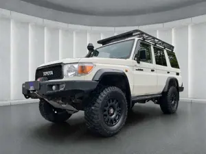 Toyota Land Cruiser GRJ76 LX