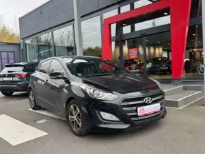 Hyundai i30 blue Passion - Ihr SEAT Vertragshändler