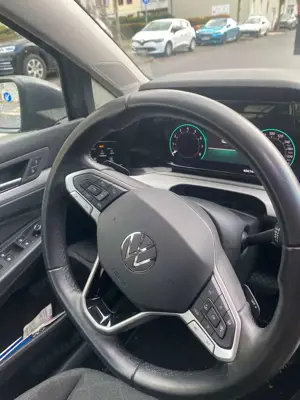 Volkswagen Golf Variant Golf Variant 1.5 eTSI OPF DSG Life Bild 4