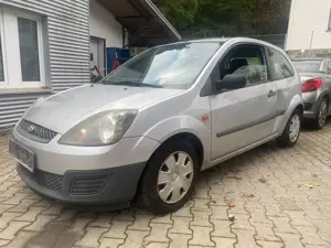 Ford Fiesta 1.3 Ambiente ohne Tüv Motor läuft gut Klima