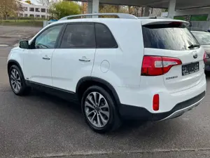 Kia Sorento 4WD Pano Navi Leder Ahk kamer Xenon Bild 4
