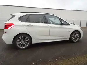 BMW 220 2er Active Tourer 220i Active Tourer M Sport Bild 3
