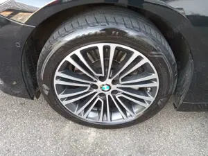 BMW 530 Touring 530 d xDrive Sport Line LED AHK PanoDach Bild 5