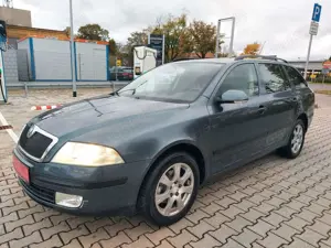 Skoda Octavia Combi Ambiente Klima Navi AHK Bild 3