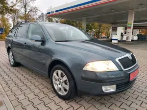 Skoda Octavia Combi Ambiente Klima Navi AHK Bild 1