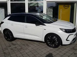 Opel Grandland X Ultimate Plug-in-Hybrid Bild 4