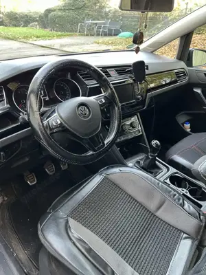 Volkswagen Touran 2.0 TDI SCR (BlueMotion Technology) SOUND