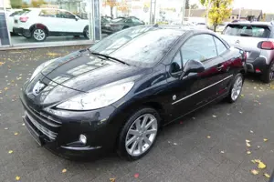 Peugeot 207 CC Roland Garros erst 34900 KM SHZ Leder