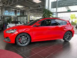 Ford Focus Lim. ST PANO BO AHK LED Bild 4