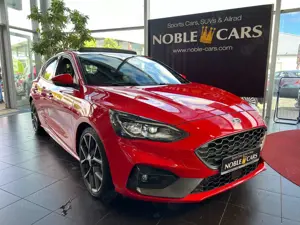 Ford Focus Lim. ST PANO BO AHK LED