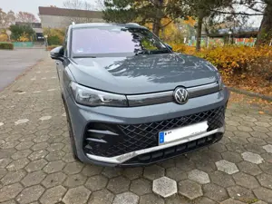 Volkswagen Tiguan Tiguan 1.5 eTSI OPF DSG R-Line von Privat