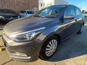 Hyundai i20 blue"Trend" Navi+Kamera+PDC+1.Hand+Allwetter