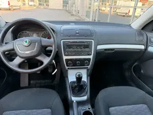 Skoda Octavia Combi Ambiente Klima AHK PDC