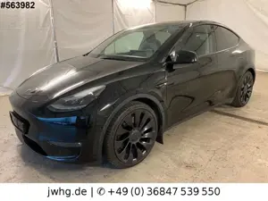 Tesla Model Y Performance Dual 21" Autopilot Wärmepump