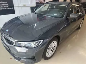 BMW 318 3 Touring Advantage Mild Hybrid