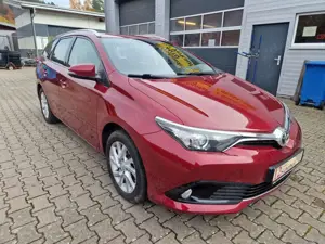 Toyota Auris Comfort NAVI-KAMERA-AHK-ALU
