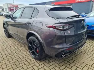 Alfa Romeo Stelvio Quadrifoglio Quadrifoglio 2.9 V6 ASS LM21 Bild 2