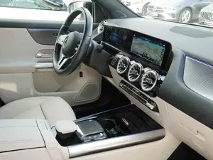 Mercedes-Benz EQA 300 4M PROGRESSIVE+NIGHT+SHZ+LED+19" AMG LM+ Bild 5