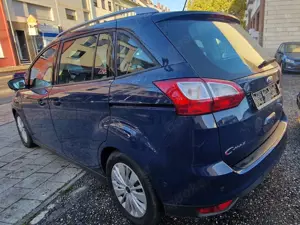 Ford Grand C-Max Bild 2