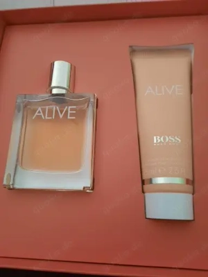 Boss Alive Eau de Parfumist  50 ml+ Body Milk   neue Interpretation von Weiblichkeit.