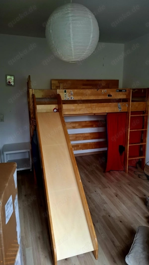 Hochbett aus Massivholz