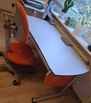 Schreibtisch mit Bürostuhl für Kinder