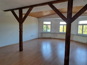 4-Zimmer-Wohnung in zentraler Lage zu vermieten Bild 2