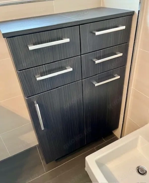 Badschränke Burgbad 2 Halbhochschränke und Waschtischunterschrank