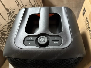 JBL PartyBox Neu mit integriertem Bluetooth-Lautsprecher