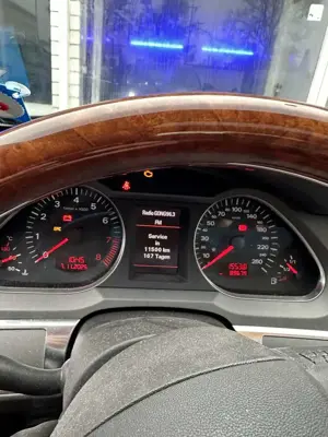 Audi A6 2.4 quattro wenig KM