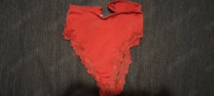 Roter Slip  Bild 3