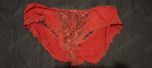 Roter Slip  Bild 2