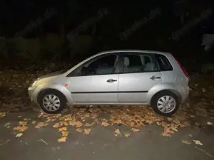 Ford Fiesta 1.4 Ghia Bild 4