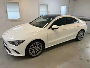 Mercedes-Benz CLA 180 CLA 180 Coupé Panorama Navi LED CAM Climatronic Bild 2