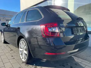 Skoda Octavia Combi Schilder Abstand DSG LED Keyless Bild 3