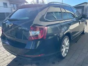 Skoda Octavia Combi Schilder Abstand DSG LED Keyless Bild 5