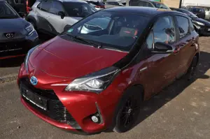Toyota Yaris Hybrid Style Selection Red