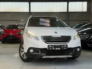 Peugeot 2008 Style Panorama-Dach Klima