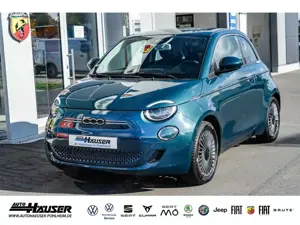Fiat 500e 42 kWh KAMERA TEMPOMAT APPLE ANDROID