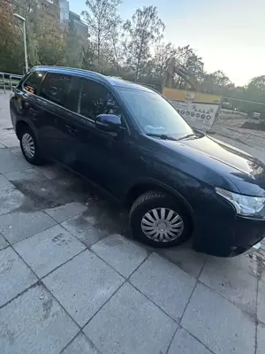 Mitsubishi Outlander 2.2 DI-D 4WD Aut. Diamant Edition Bild 5