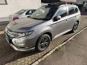Mitsubishi Outlander 2.4 4WD Plug-In Hybrid Spirit+ Bild 3
