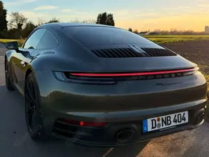 Porsche 992 Carrera S / Approved / Aventuringrün / Chrono