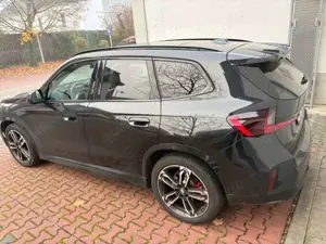 BMW X1 X1 23d M Sport Pro HK Sound HuD Pano AHK Massage Bild 3