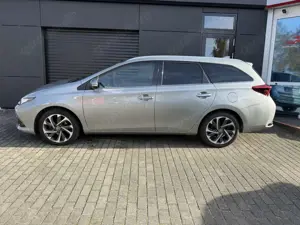 Toyota Auris Touring Sports 1.2 Design Edition Bild 3