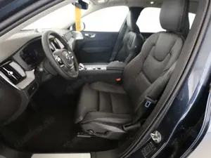 Volvo XC60 B5 Ultra Dark AWD Bild 3