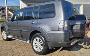 Mitsubishi Pajero Pajero 3.2 DI-D Automatik Plus Bild 3