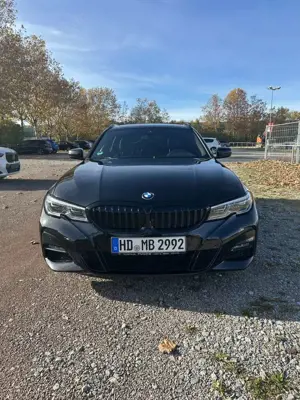 BMW 320 320i Touring Aut. M Paket/ServiceInclusive/Pano