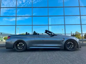 BMW M4 Cabrio Leder LED Carbon V-MAX BMW Service Bild 5